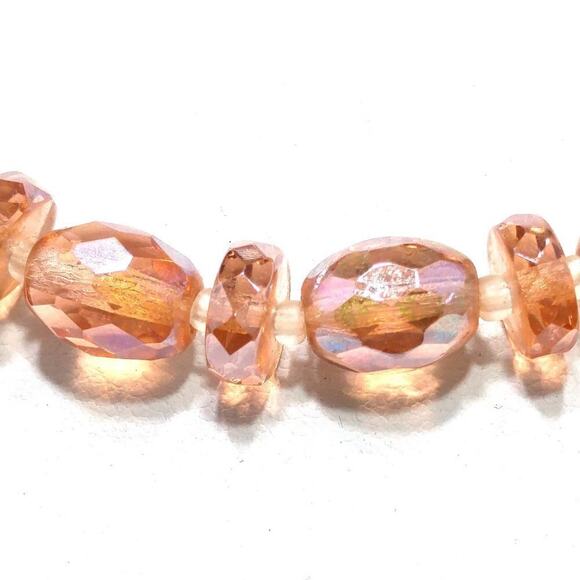 Vintage 1940s Peachy Pink Crystal Beaded Choker Necklace, Hand Cut Crystal, 15" - Picture 5 of 12